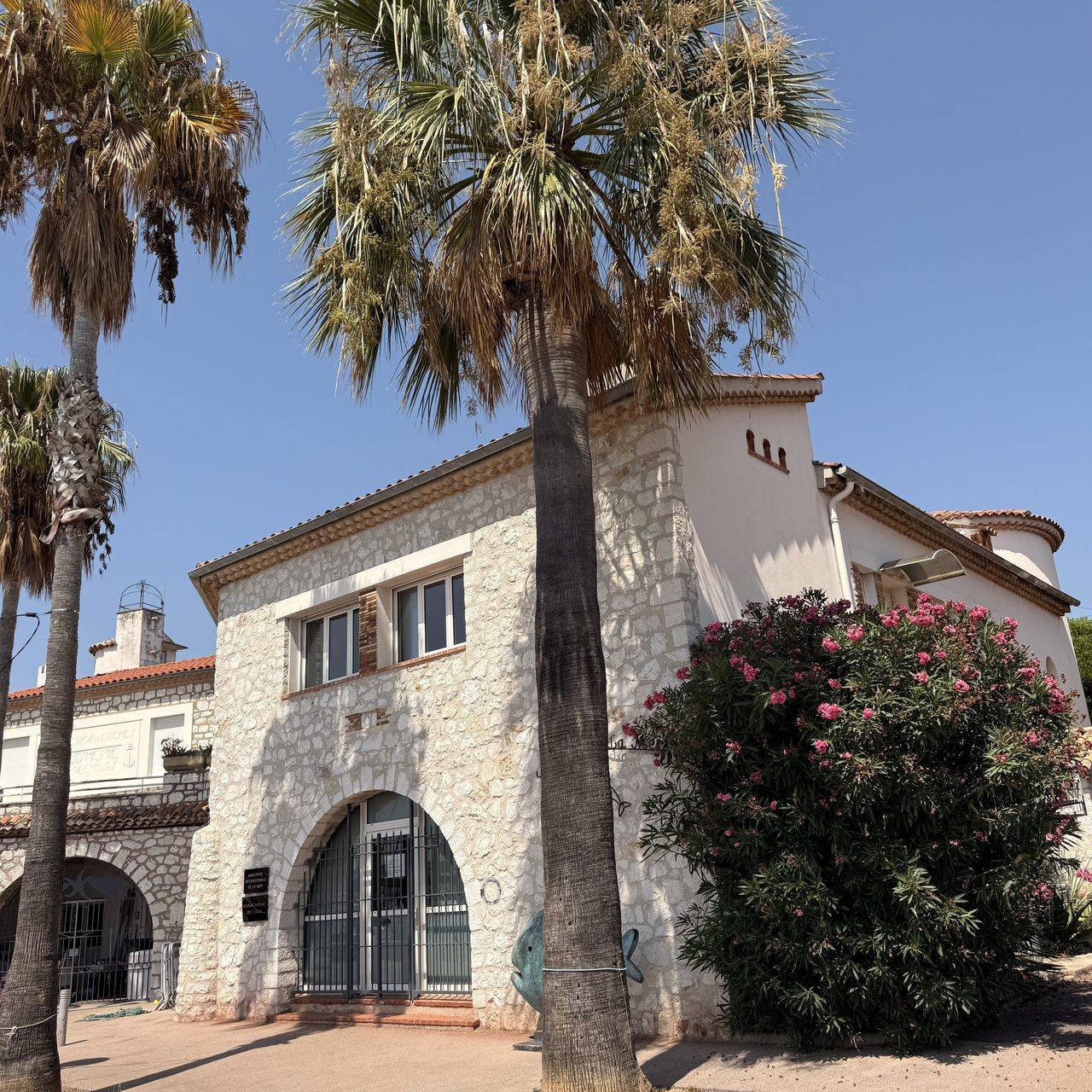 La Maison de la Mer, salle avec vue sur la mer